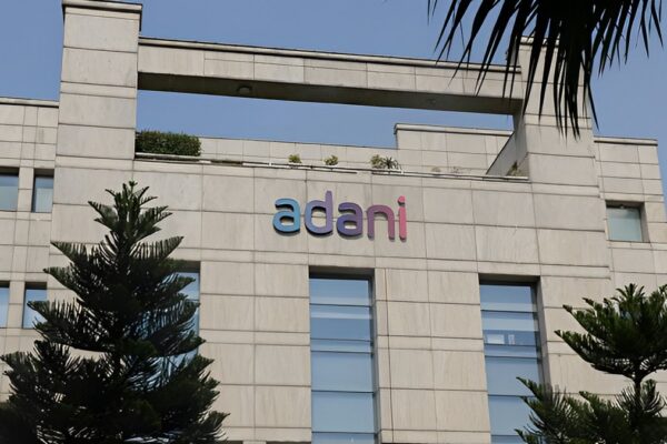 Adani Enterprises Abandons ₹10 Bill. Bond Plan amid Clash with Hindenburg