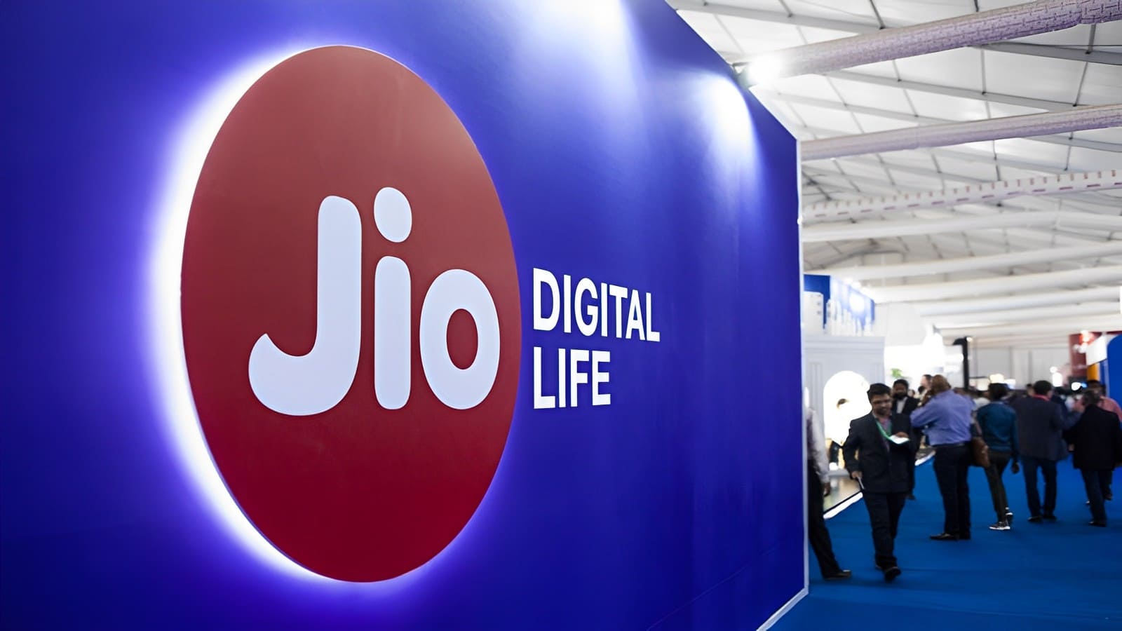 Jio launches True 5G in 34 Indian cities, boosting connectivity