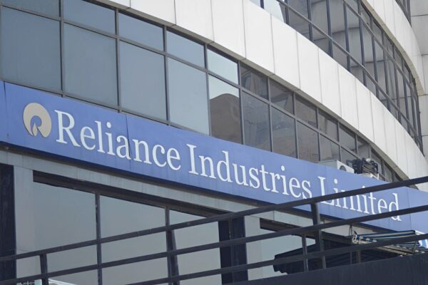 Reliance secures CCI approval for Rs. 2,850 Cr Metro Cash acquisition
