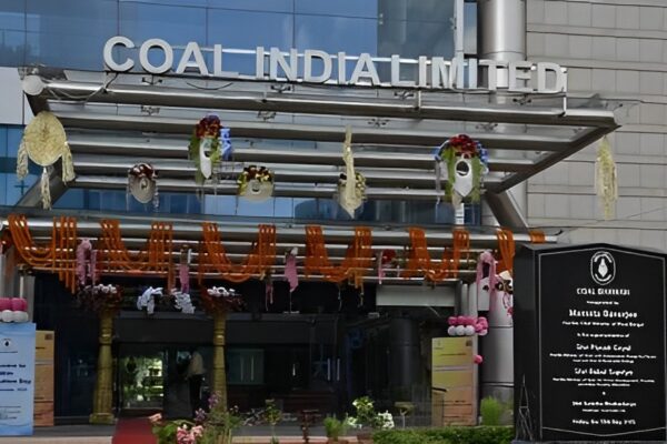 Coal India plans ₹91000 Cr investment in diversification & projects by FY26